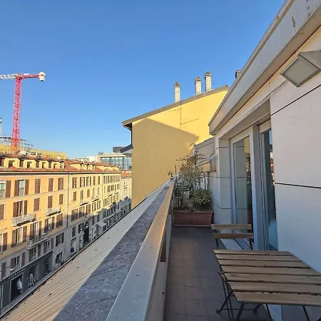 Apartment Rooftop Corso Con Terrazzo Privato Milan